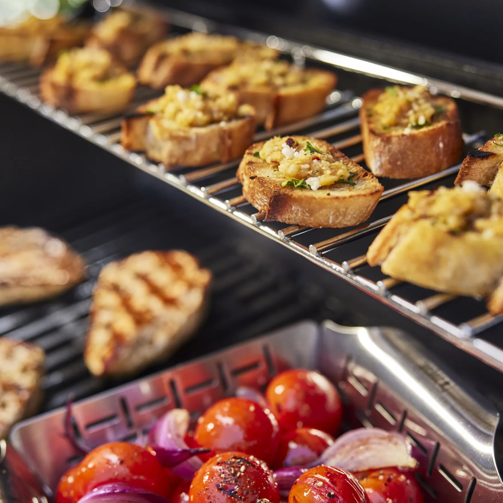 Genesis E-415 Gas Grill (Natural Gas)