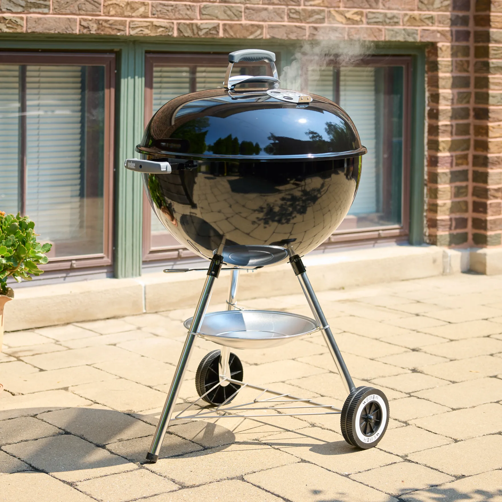 Original Kettle Charcoal Grill 22"