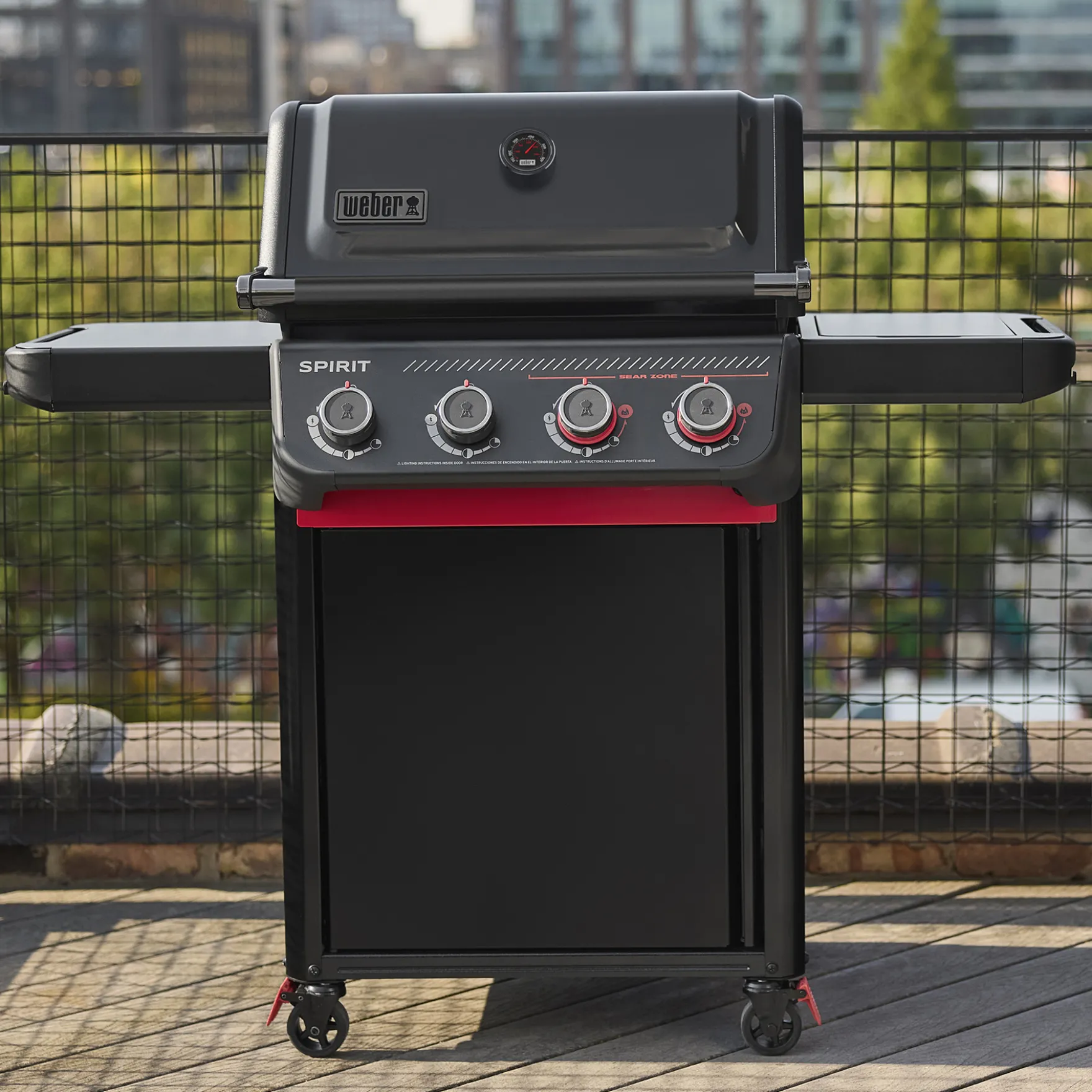Spirit® E-425C Gas Grill Stealth® Edition (Liquid Propane)