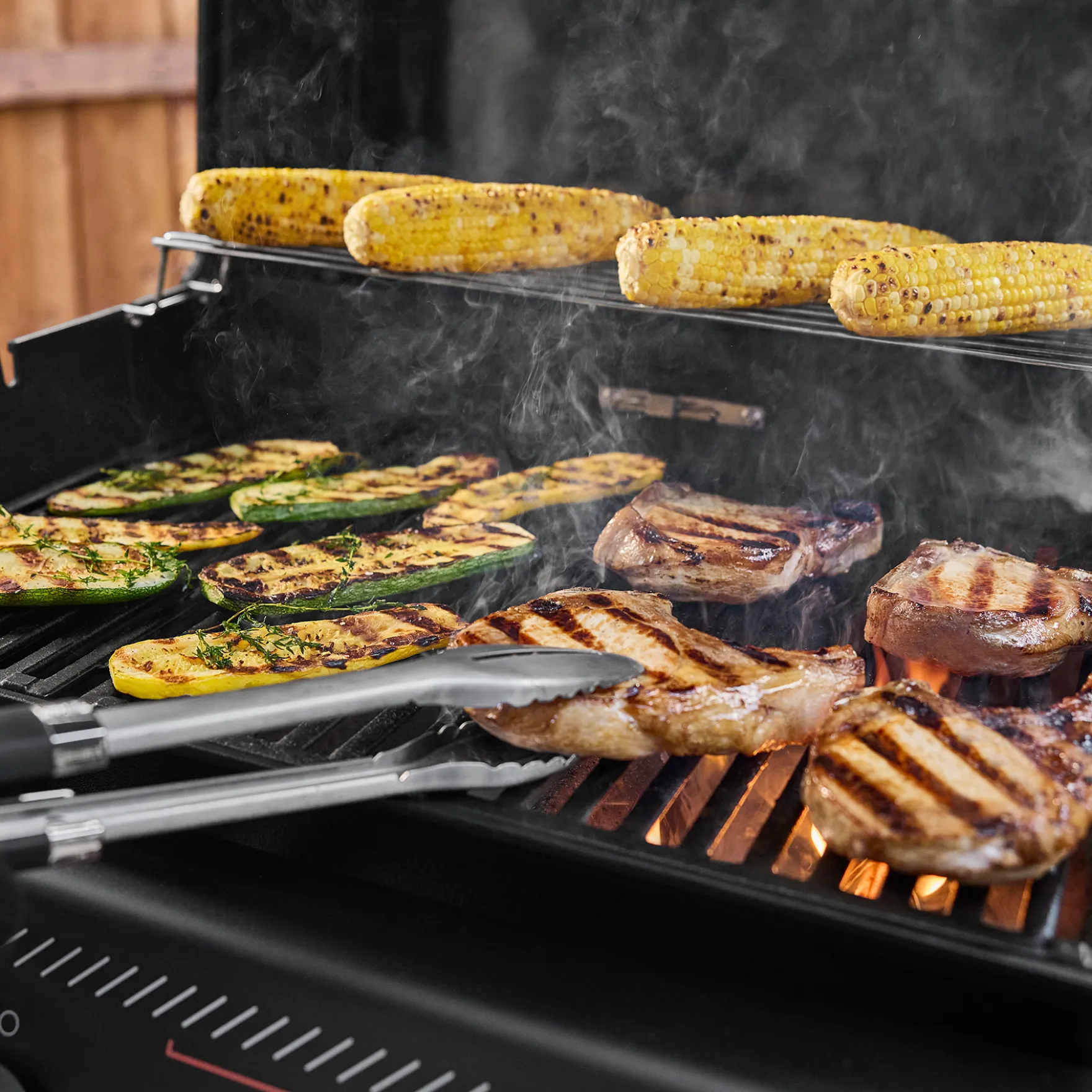 Spirit® E-425C Gas Grill Stealth® Edition (Liquid Propane)