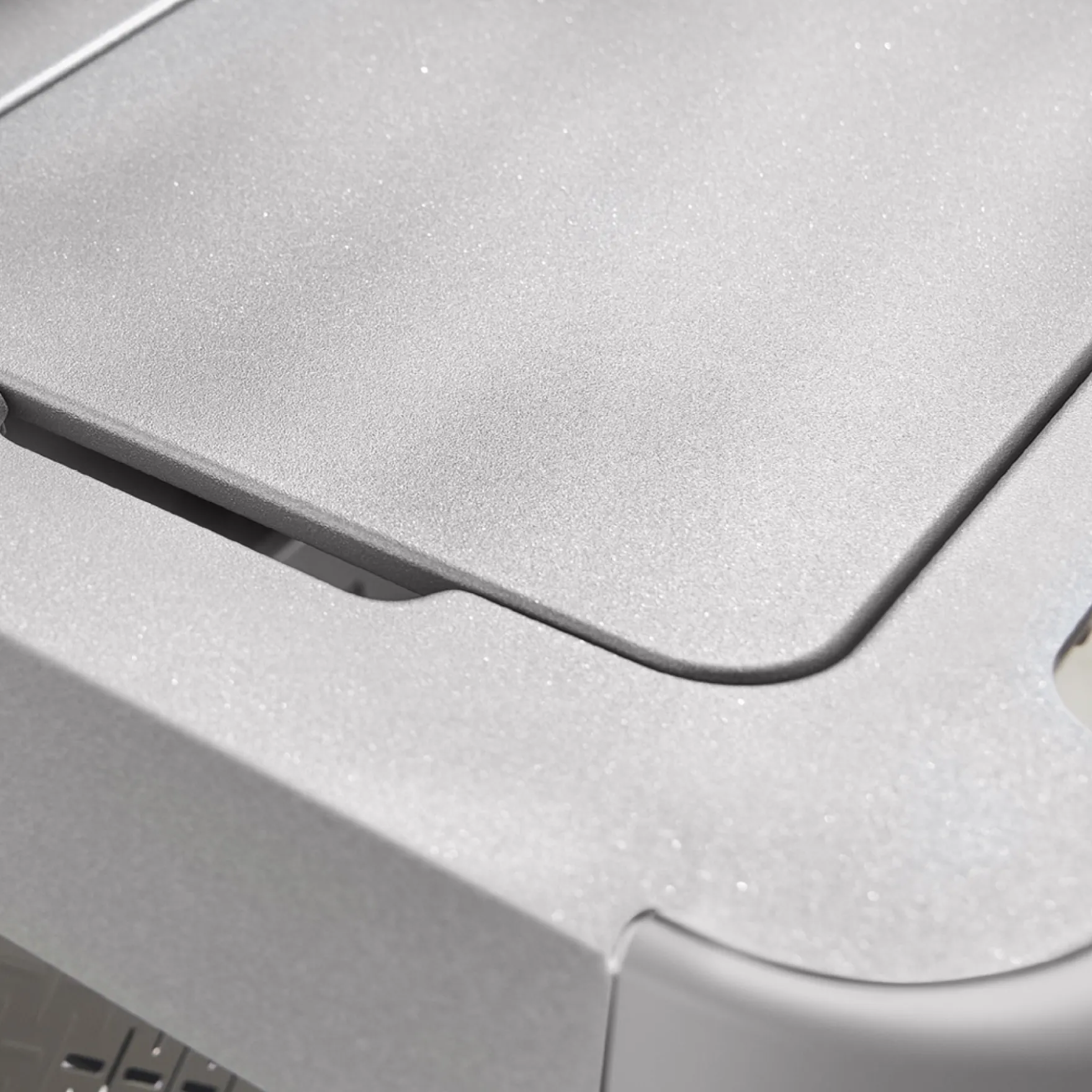 Spirit® E-425C Gas Grill Titanium Edition (Natural Gas)