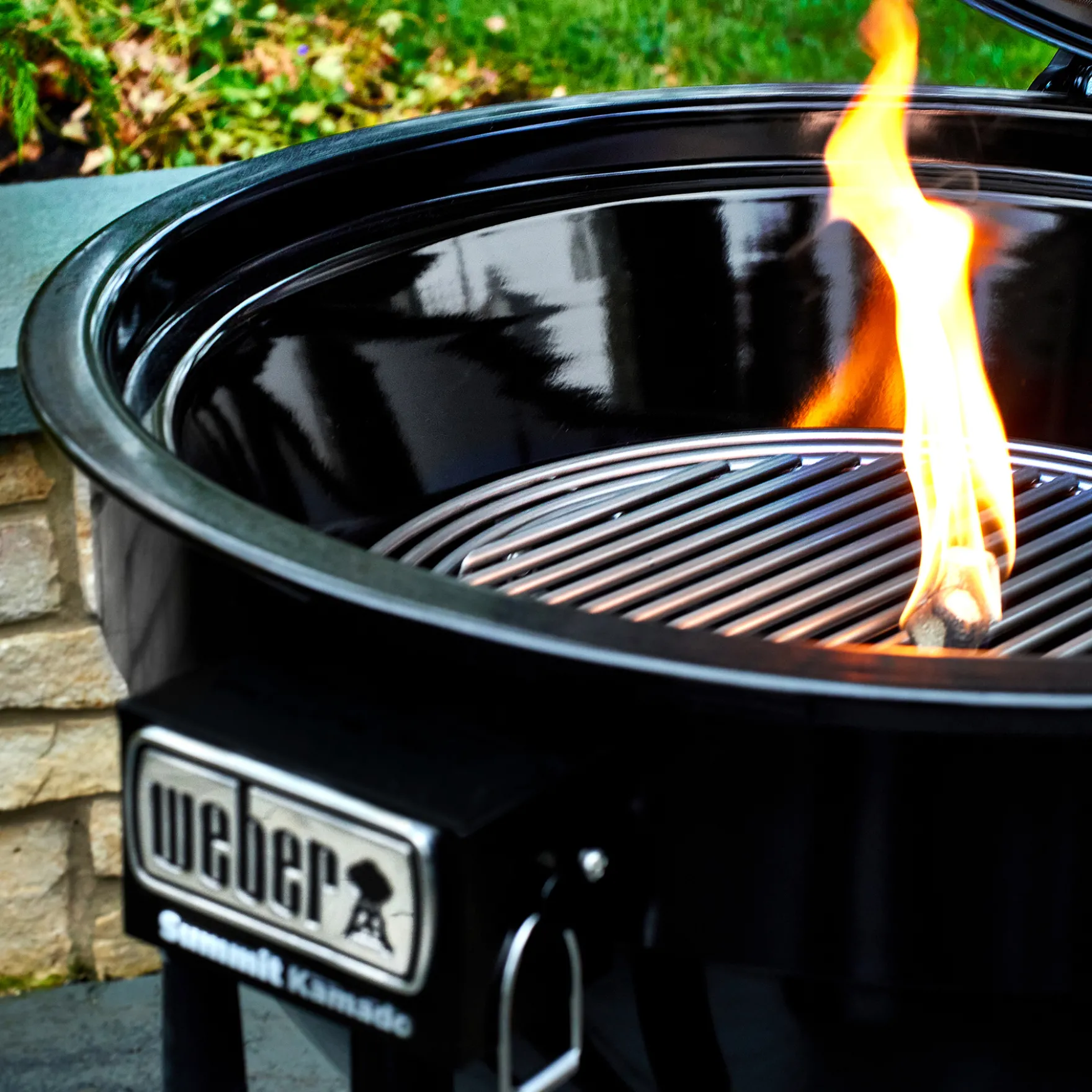 Summit® Kamado E6 Charcoal Grill