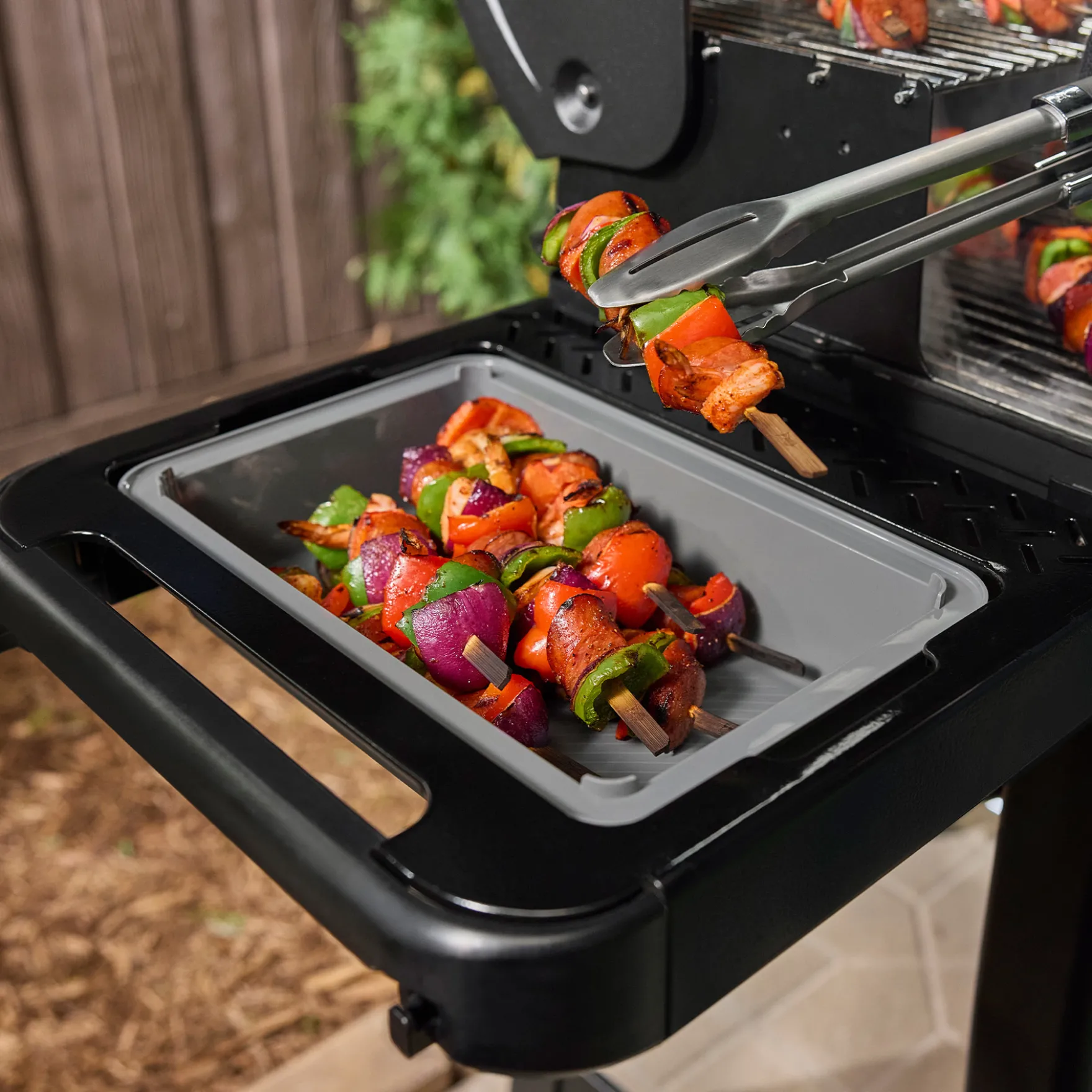 Weber Works™ Basin with Cutting Board Lid